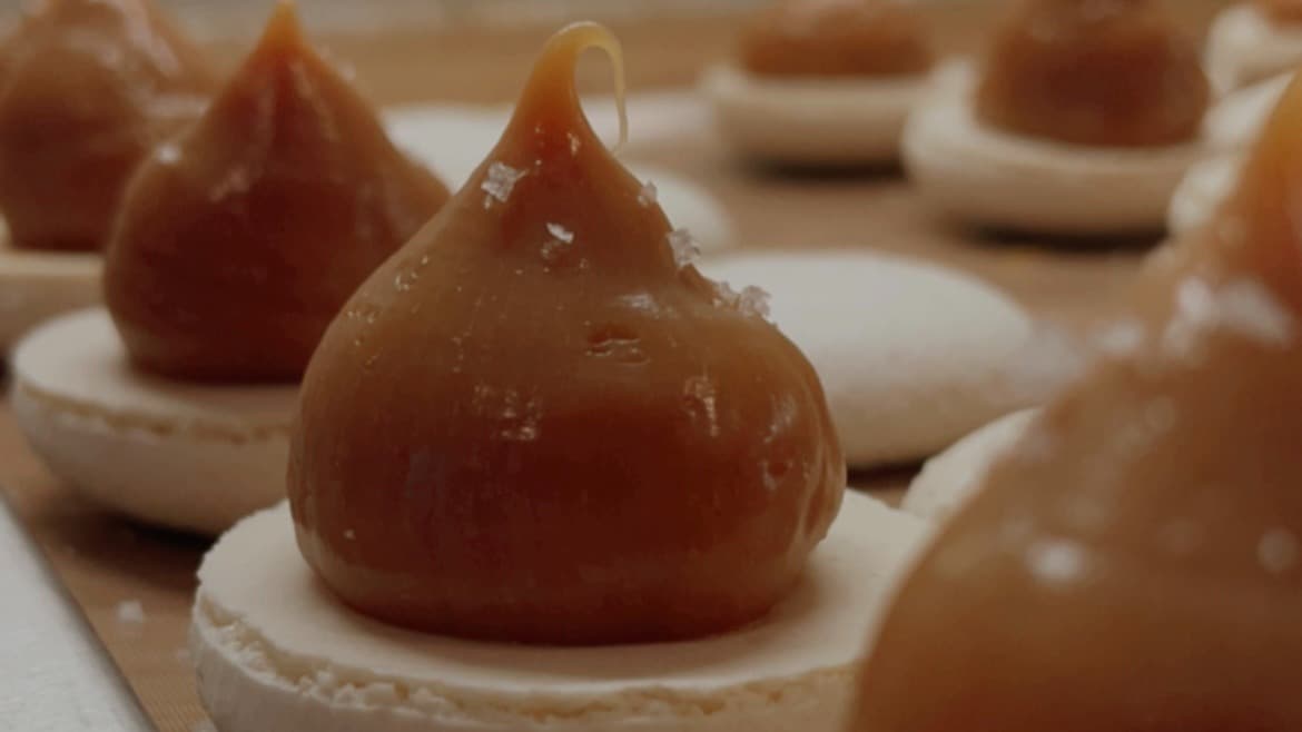 Salted Caramel macaron flavour by Almond